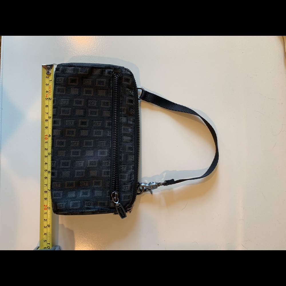Baggallini Wristlet Wallet in Gray Pattern